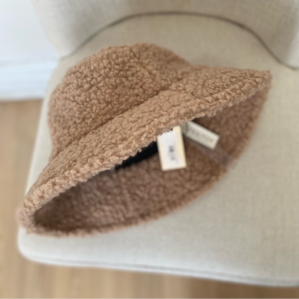 Olive & Pique NWT Teddy Bucket Hat